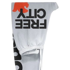 PREPPY FREE CITY SWEATPANTS